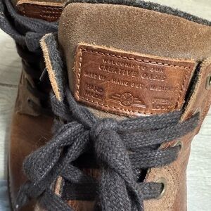 Creative Oasis Handmade Sz 37 Brown Lace-Up Boot with Gray Laces